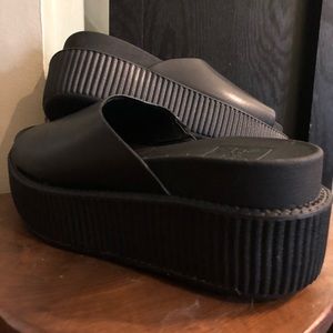 Tuk 2.5” -3” black leather platforms